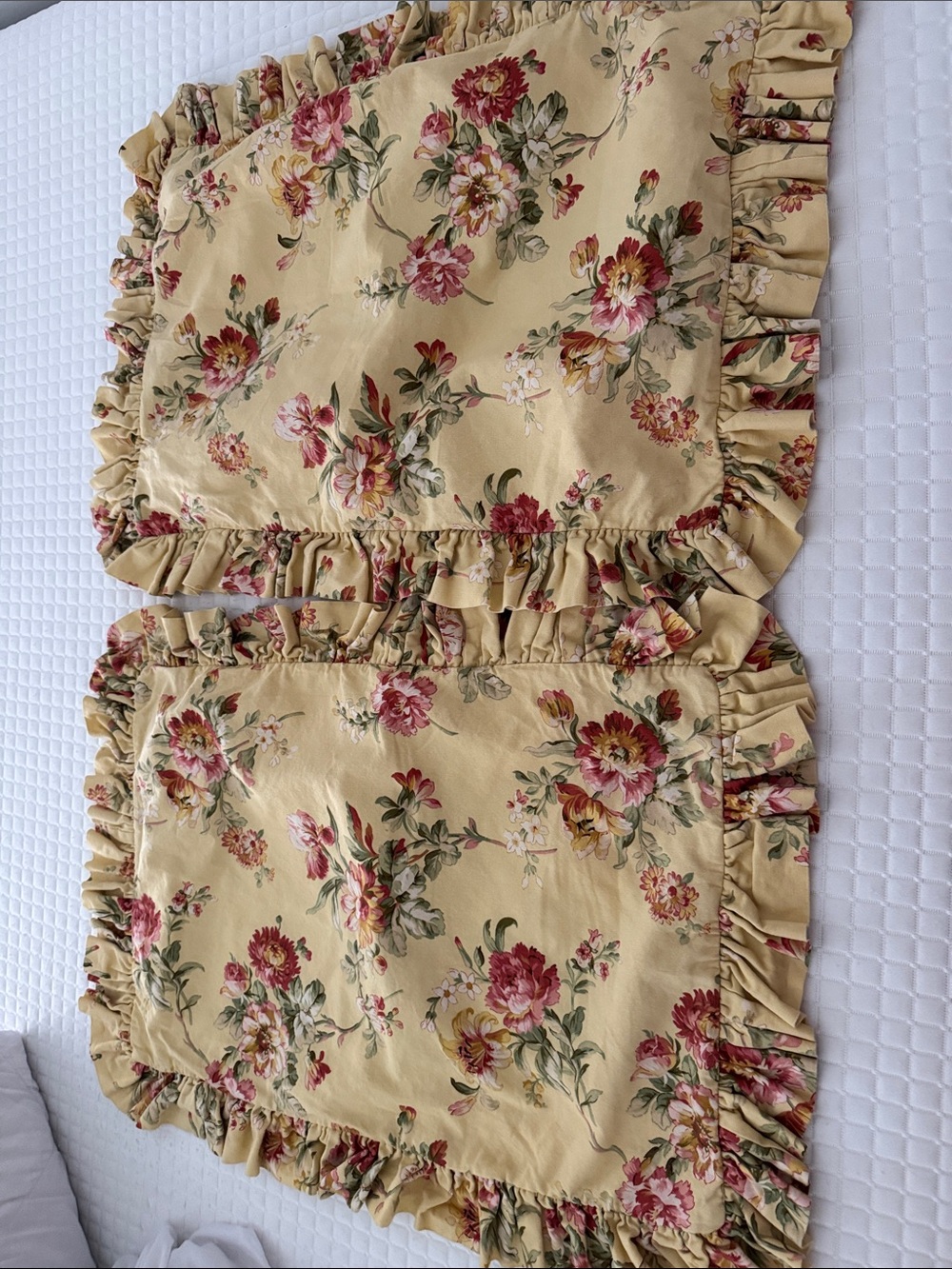 2 Cottage Style Yellow Floral Ruffled Standard Pillow Shams - Picture 4 of 6